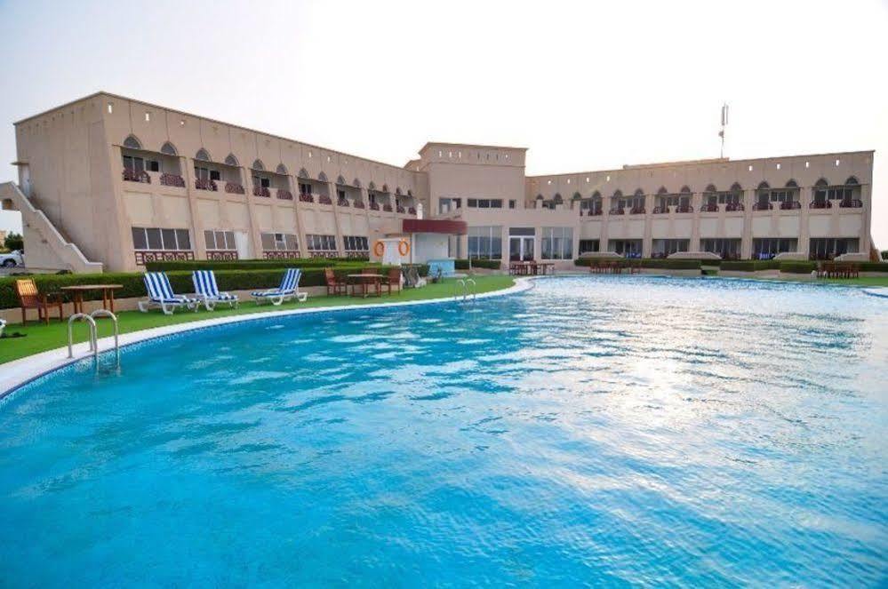 Masira Island Resort Hilf Экстерьер фото